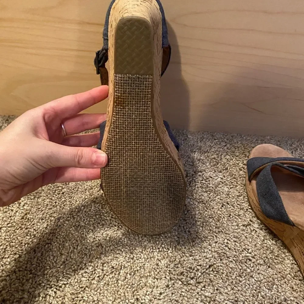 Tom’s Sienna Chambray Denim Cork Wedge Size 10